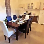 Priska * Kaštela